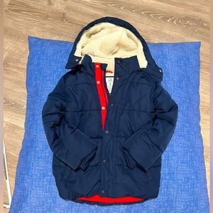 Boys Gap Cold Control Max Puffer Jacket in Navy and Red.  Size 5.